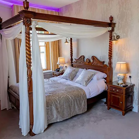 Courtmacsherry Hotel