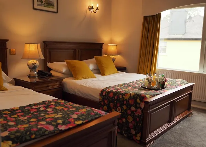 Courtmacsherry Hotel Отель 3*