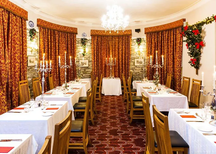 Courtmacsherry Hotel Отель 3*