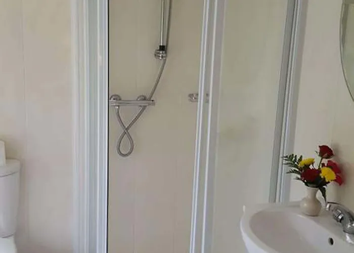 Отель Courtmacsherry Hotel Courtmacsherry