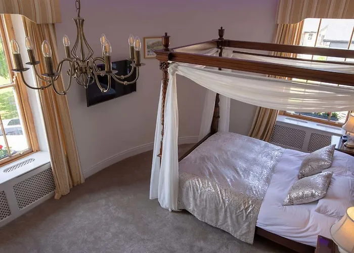 Отель Courtmacsherry Hotel